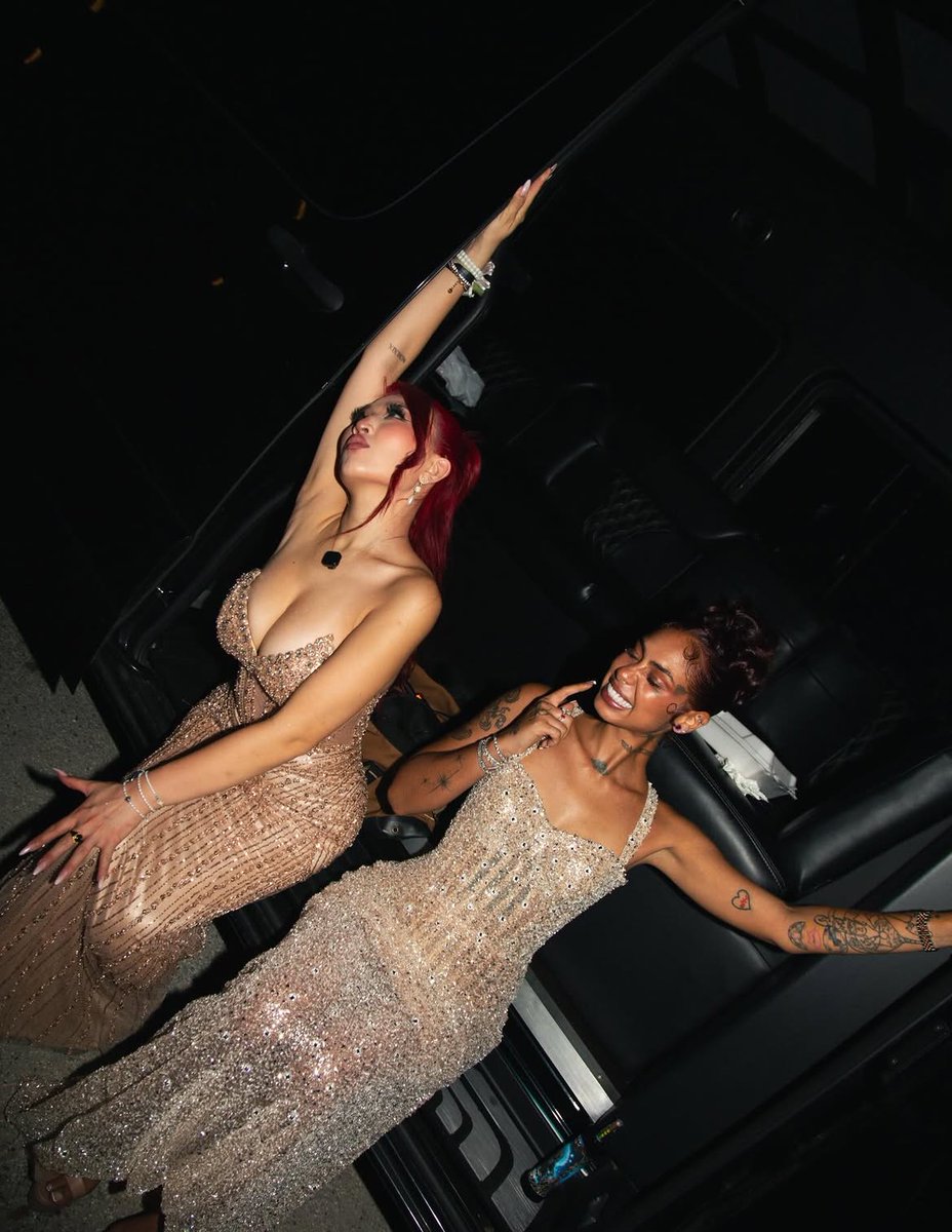 NinaDaddyUpdate's tweet photo. Pictures of Nina Lin taken at FunnyMike's Streamer Prom 🔥 https://t.co/SNPMTNhqVV
