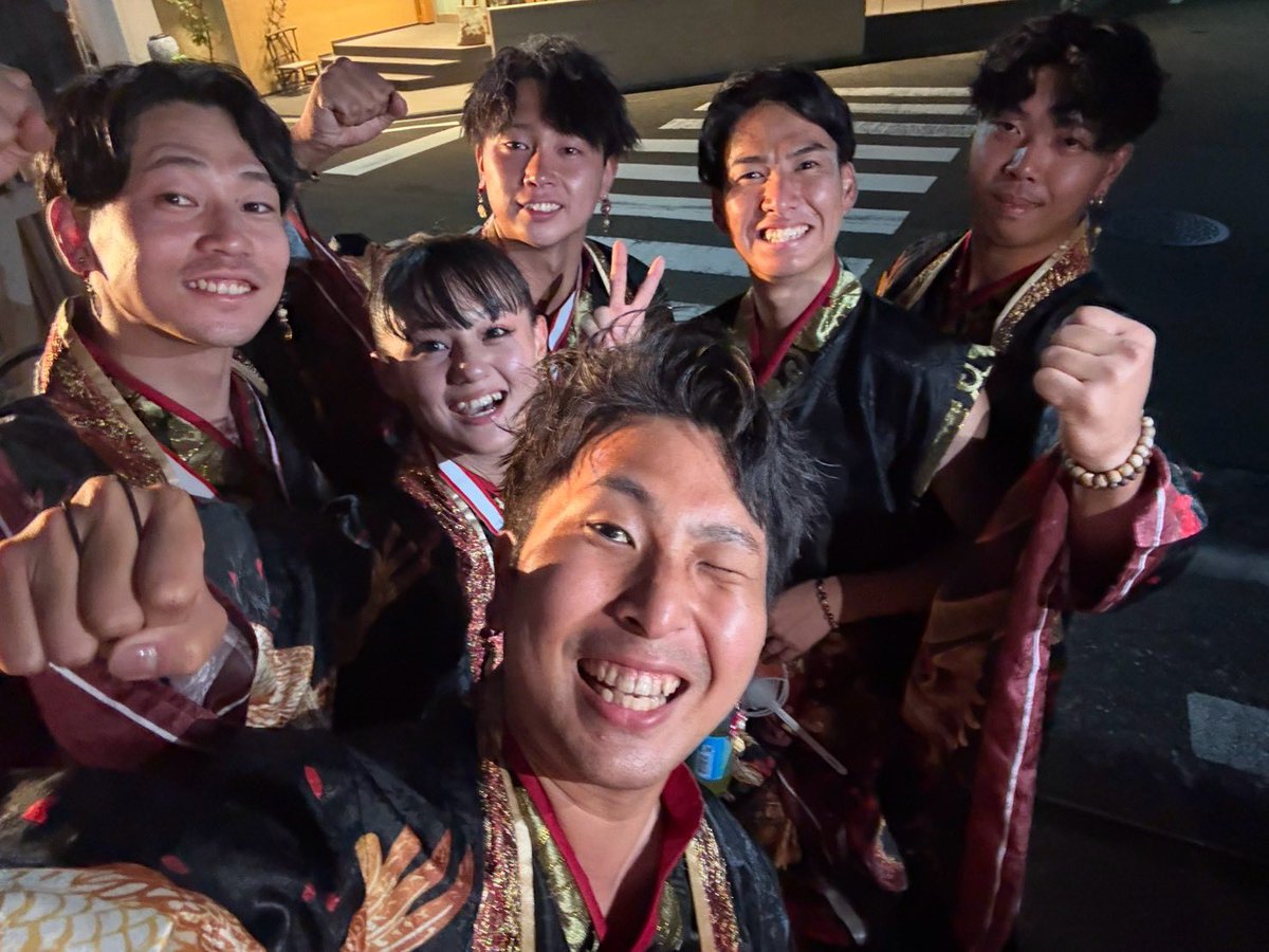 0626aa78's tweet photo. 第73回よさこい祭りで「金賞」をいただきました。

チームを支えてくれたインストラクター、スタッフ、裏方の皆さん、そして最後まで全力で踊り切ってくれた踊り子の皆さん、本当にありがとうございました！

たくさんのご声援本当にありがとうございました！✨️

 #祭屋 #よさこい https://t.co/TKYRxCDB0v