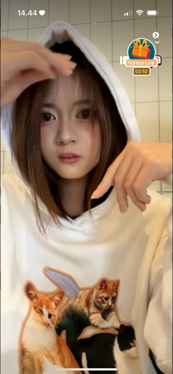 Christyzer's tweet photo. meluncur ke idn live sekarang guys!☝🏻

https://t.co/q6ZUL6FsIB https://t.co/ouee8ykxMZ