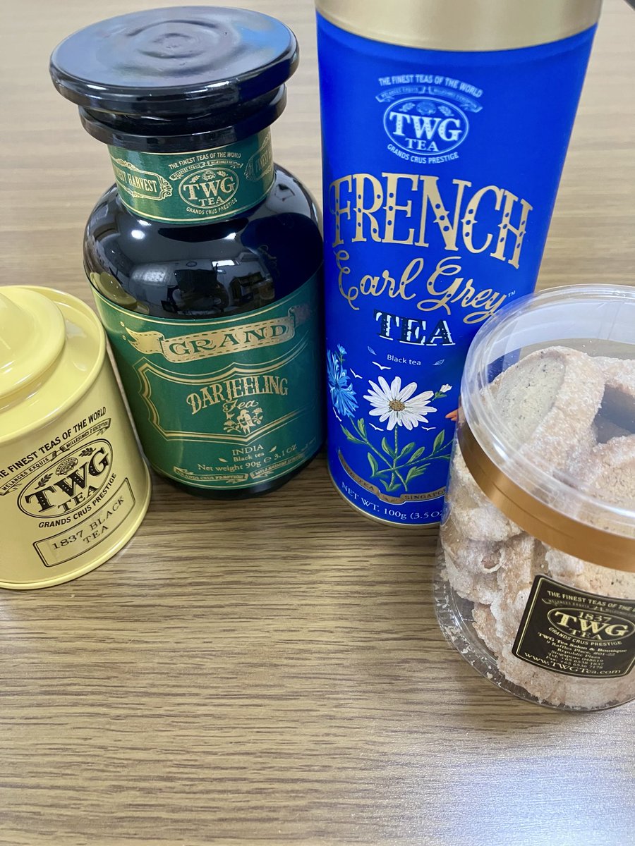 lowleys_'s tweet photo. TWGでお買い物☕️🍃
とっても可愛くないお値段だけど、飲むの楽しみ🥰🥰

#TWG
#紅茶
#フレンチアールグレイ
#1837ブラックティー
#グランドダージリン https://t.co/ODC4I6BH2Z