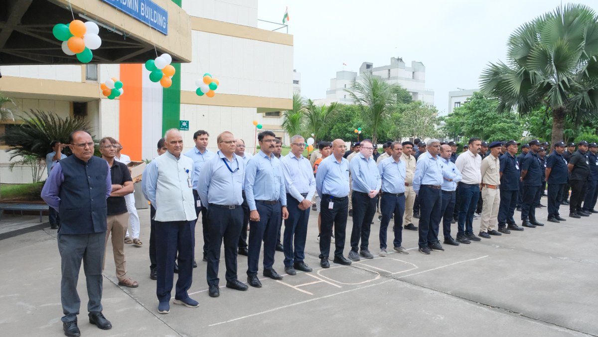 DairySabar's tweet photo. 80મા સ્વતંત્રતા દિવસની ઉજવણી

#80thindependenceday #independenceday #flaghoisting #sabardairy #harghartiranga #tiranga #proudindian #jaihind #indiaat80 #nationfirst #amritmahotsav #gujarat #cooperative #dairyindustry #unityindiversity #celebration #india #freedom #patriotism https://t.co/RInI9Y4nX5