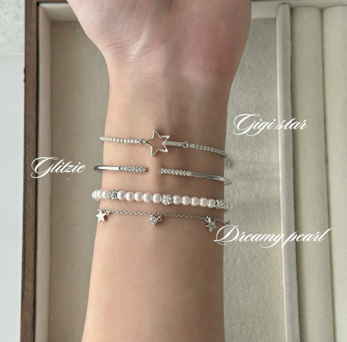 yoxrgravity's tweet photo. ทางนี้ซื้อ jewelry ให้เพื่อน เพื่อนชอบมากกกก ของแบรนด์ socrush.bkk ช่วงนี้วนเข้าบ่อย จะเป็นฟีลคุณหนู ลัคชู แหวน กำไล สร้อยราคา 200-300 เอง ไม่ลอกไม่ดำด้วย ✨ https://t.co/PSKa3lXUe3