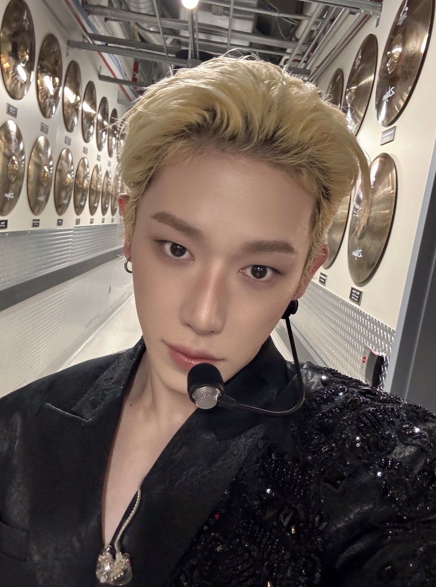 official__wonho tweet picture