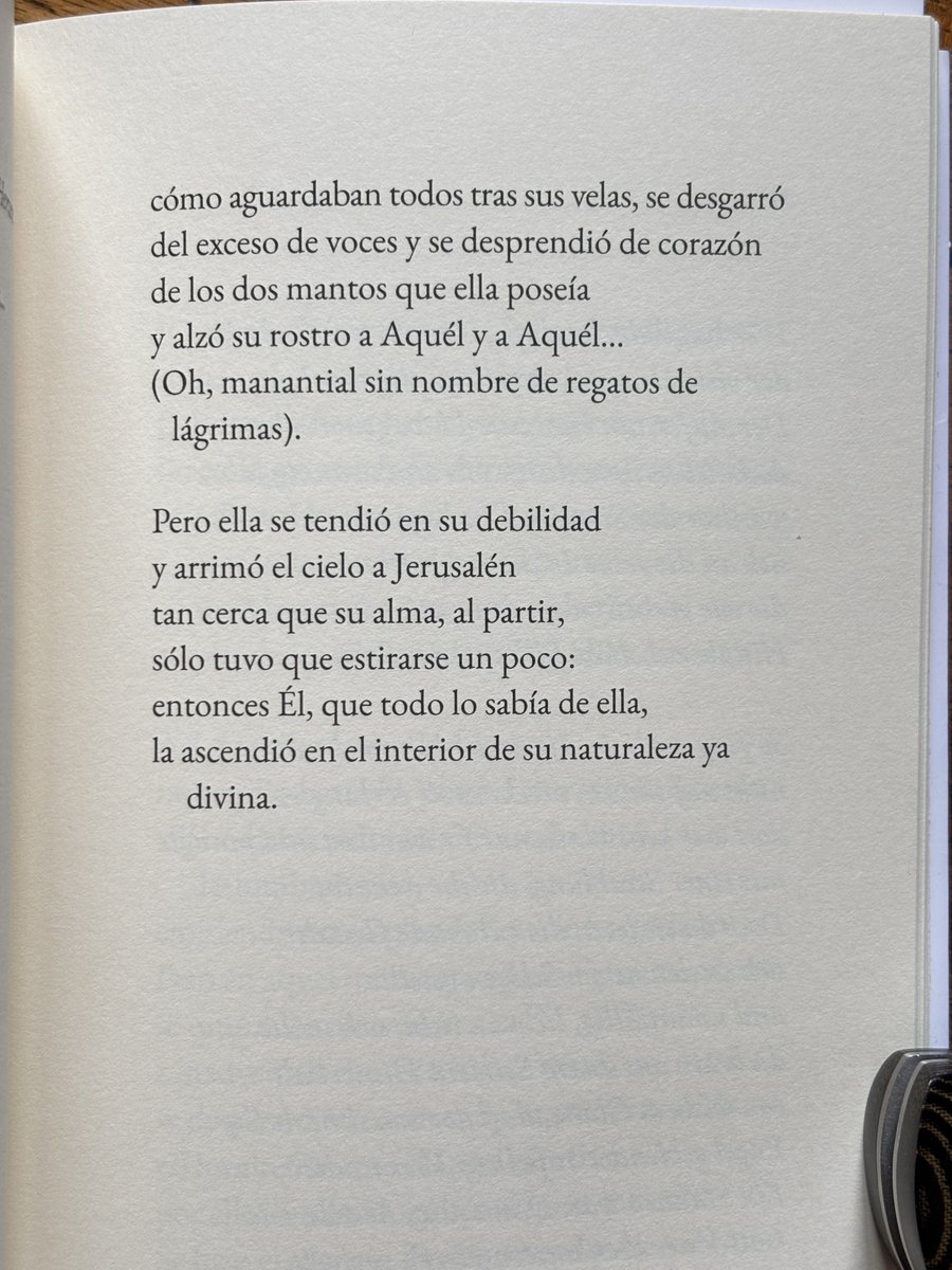 CarlosOlivoV's tweet photo. Buenos días!
Hoy la Iglesia romana celebra lo que las iglesias orientales —también las católicas orientales— llaman la "Dormición de María".
Este poema de Rilke, bellamente traducido, recoge el sublime momento de "la Dormición". https://t.co/M4fbeD5OGs