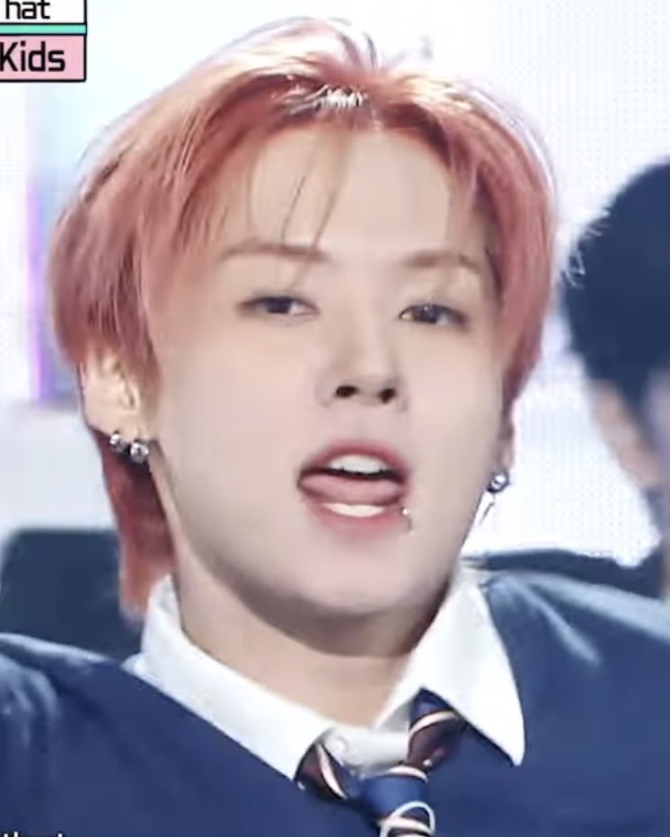 minolinori's tweet photo. TONGUE OUT WITH LIP PIERCING ARE YOU CRAZY ??!?!??? https://t.co/bs02J3miY1