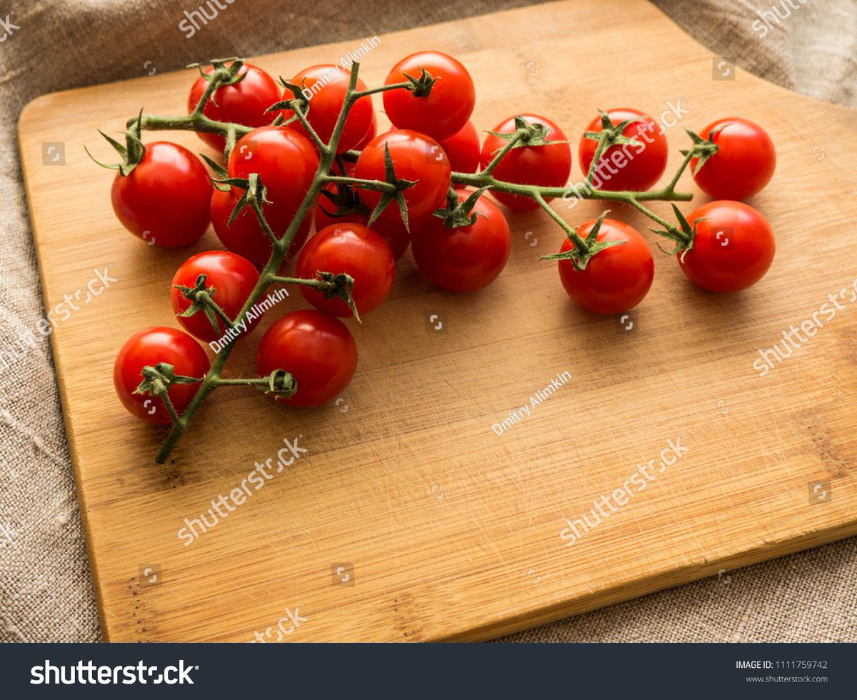 m24474967's tweet photo. Just tried the new organic cherry tomatoes—bursting with juicy sweetness, no weird aftertastes, perfect for salads or snacking!  10/10, will restock ASAP!， https://t.co/Dp0djv5QyW