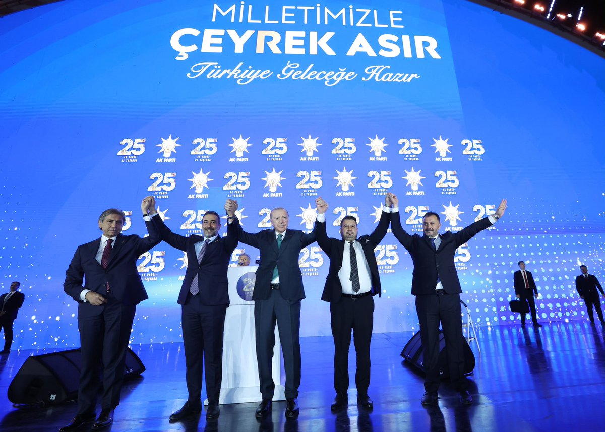 hakanhanozcan's tweet photo. AK Parti ailemize katılan Gölbaşı Belediye Başkanımız Yakup Odabaşı’na, Kahramankazan Belediye Başkanımız Selim Çırpanoğlu’na hoş geldiniz diyorum. https://t.co/y9PiuVTyfu