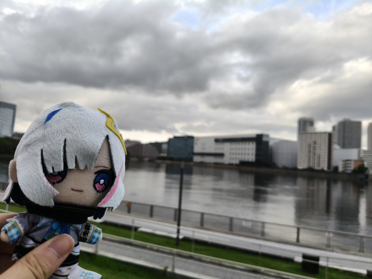 kare_0405's tweet photo. オタクは��こに沈めばいいんでしたっけ？ https://t.co/boNsKKwtyc
