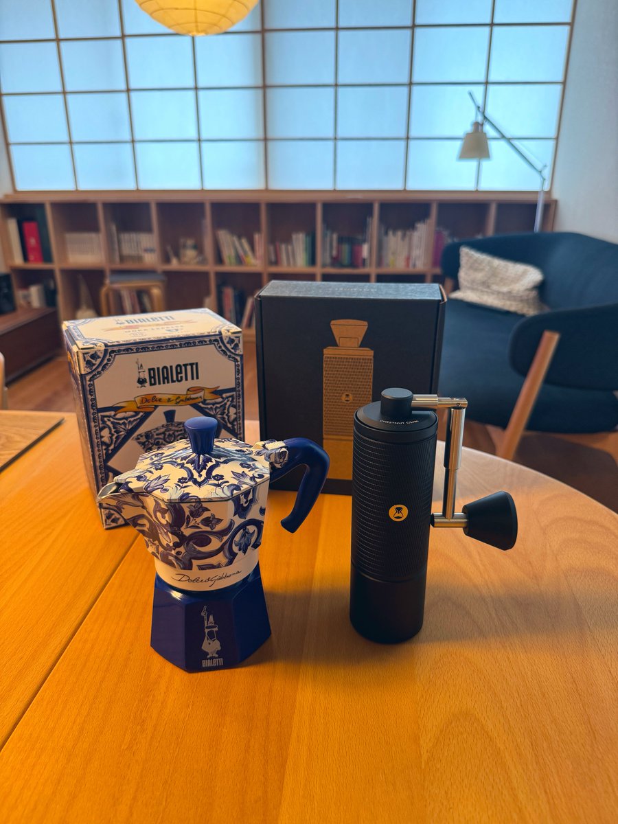 sakibo1's tweet photo. テンション上がるお買い物🥳
ドルガバのビアレッティ良すぎる https://t.co/SURw6u16Dz