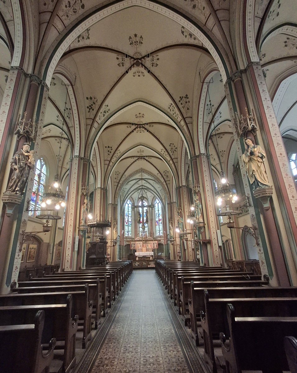 DMaandag's tweet photo. #beau_gustus met @dthta57 
Dag 15 is voor #bankje 
#bankjes in de Sint Willibrorduskerk in Vierakker. https://t.co/NNCT7f4rSI