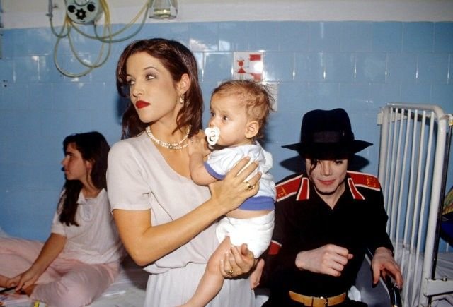 DullahTheking2's tweet photo. A moment of kindness beyond the stage....Michael Jackson and Lisa Marie Presley brought smiles, toys, and hope to young patients during their charity visit to Heim Pál Children’s Hospital in Budapest...

A reminder that their influence reached far beyond music..

📷 1994. https://t.co/v67QOt42KT