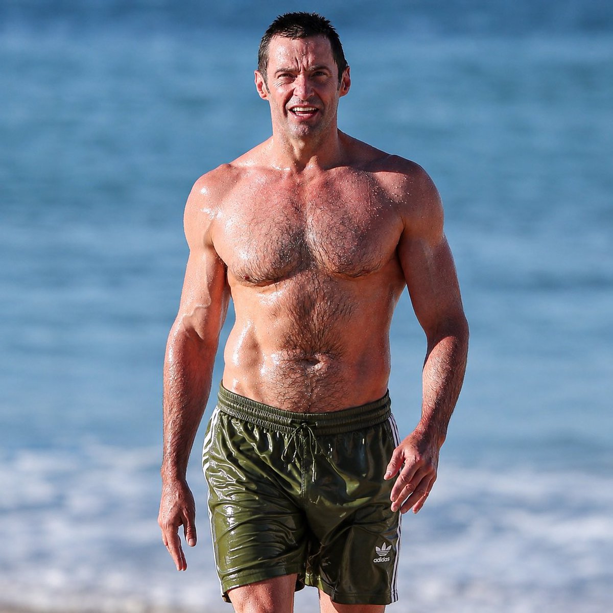 ShinyCelebs's tweet photo. Hugh Jackman https://t.co/pLltszfxym