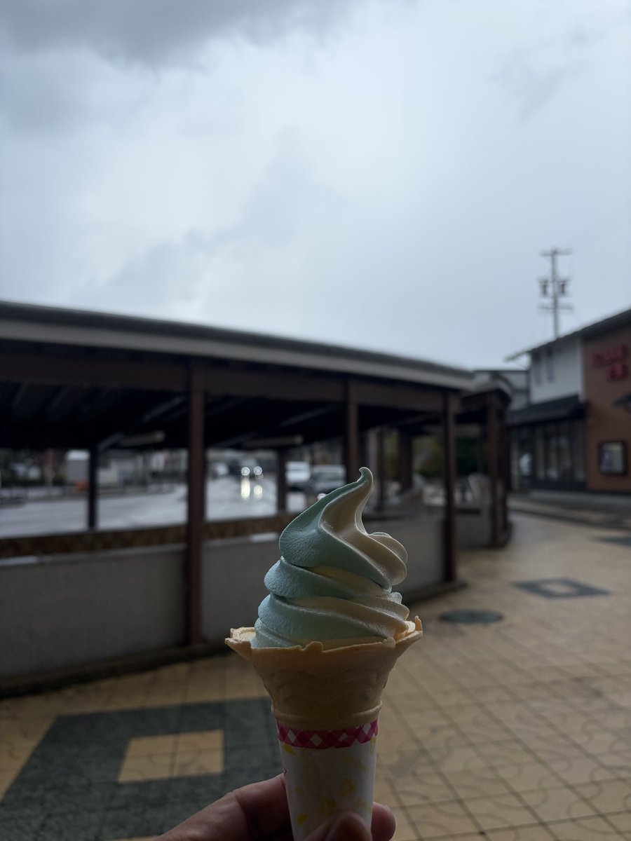 answerer_mrst's tweet photo. 雨は回避できず
中津川までに土砂降りに2回遭遇
恵那SA入り口で事故があったらしく、土砂降りの中渋滞にも遭遇😎
晩御飯食べて20時に帰宅🥱 https://t.co/br7A986mp6