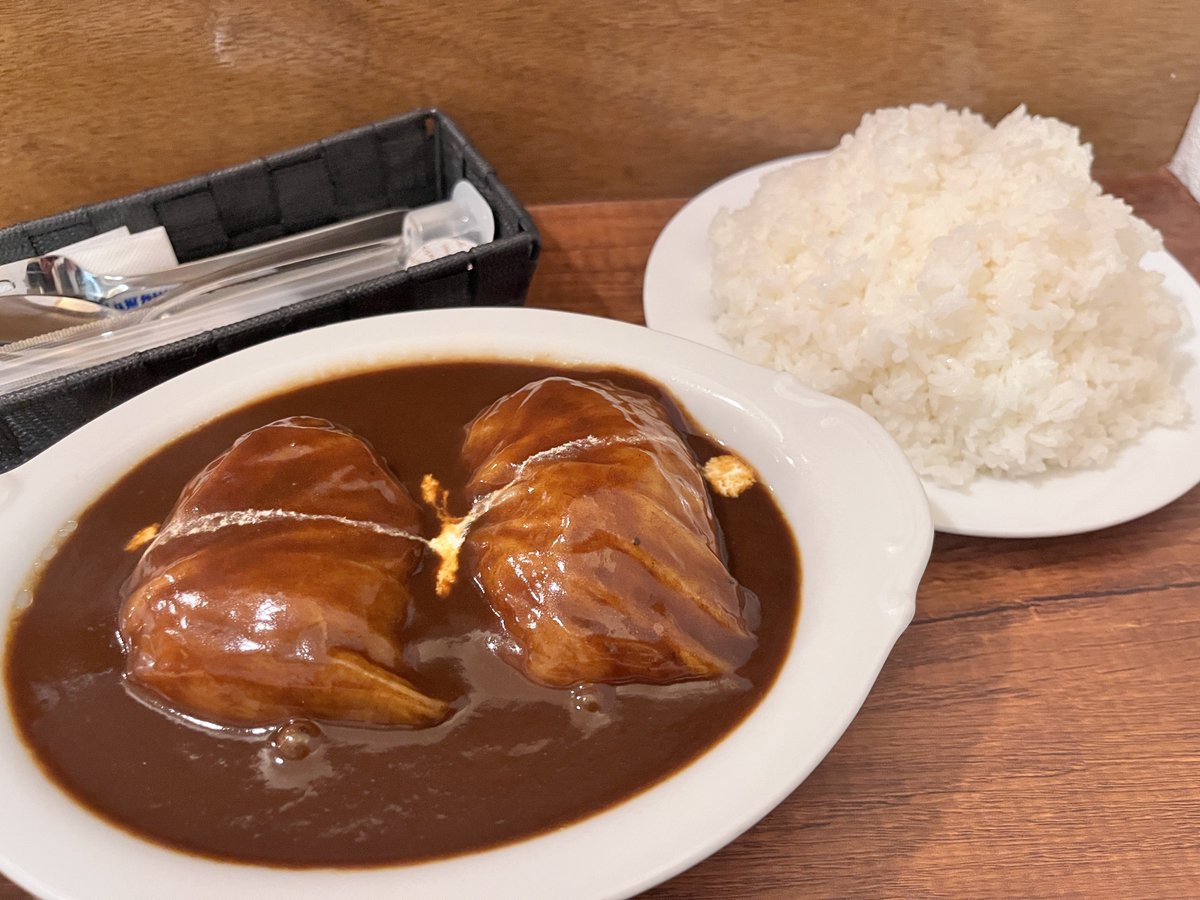 akibaru2022's tweet photo. 一大事です！秋葉原にあるロールキャベツ専門店の「rolls」さんが休業するようです…物件情報を探しているようです。あんな激ウマなロールキャベツを気軽に食べられなくなるのは残念すぎるので…物件情報をお持ちの方は何卒！よろしくお願いします！ https://t.co/qgwicZnvK9