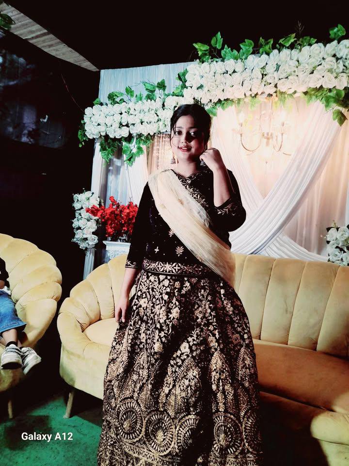 BristyBuri's tweet photo. Happy birthday to me 🥳🥹
আজকের এই দিনে আমি এই পৃথিবীতে এসেছিলাম। জীবন থেকে আরো একটি বছর চলে গেলো,মৃত্যুর দিকে আরো এক ধাপ এগিয়ে গেলাম। আরেকটি বছরের সমাপ্তি,আরেকটি অধ্যায় শেষ,সময় গড়িয়ে যায় মানুষ বদলায়।কিন্তু জীবন থেমে থাকে না যা ছিলো তা স্মৃতি,যা আসবে তা ভবিষ্যৎ🥳🎂❤️‍🩹🥹 https://t.co/tIQRi4Zx1D