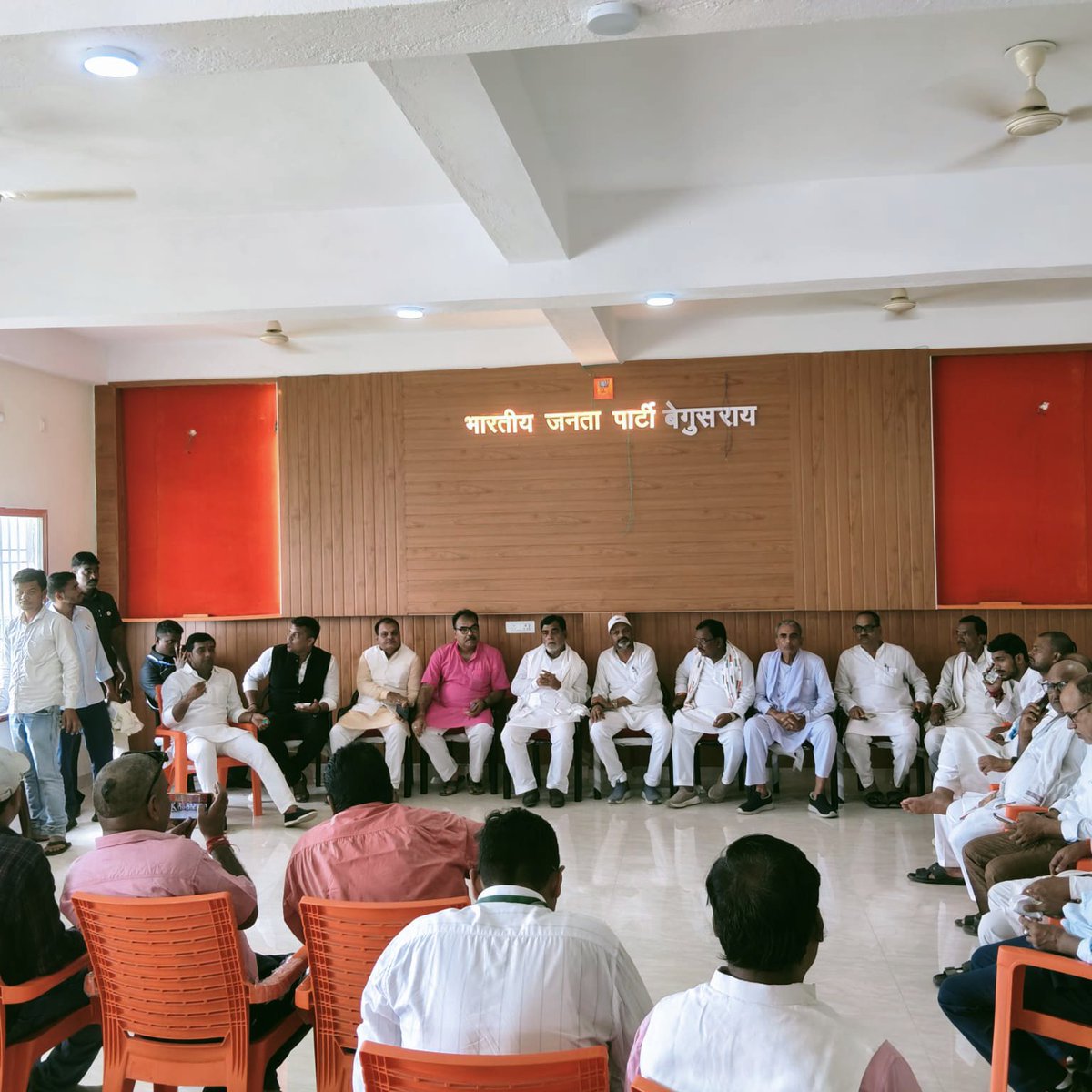 Sanjaybgsbjp's tweet photo. आज #80वें #स्वतंत्रता_दिवस के पावन अवसर पर बेगूसराय जिला भाजपा कार्यालय में राष्ट्रध्वज झंडोतोलन कार्यक्रम में बिहार के सहकारिता विभाग एवं बेगूसराय के प्रभारी मंत्री माननीय श्री @ramkripalmp जी एवं जिलाध्यक्ष श्री #RajeevKumarVerma जी के साथ शामिल होकर राष्ट्रध्वज को नमन किया एवं सभी को स्वतंत्रता दिवस की हार्दिक शुभकामनाएँ दीं।

🇮🇳 जय हिंद! वंदे मातरम्! 🇮🇳

@BJP4India @BJP4Bihar