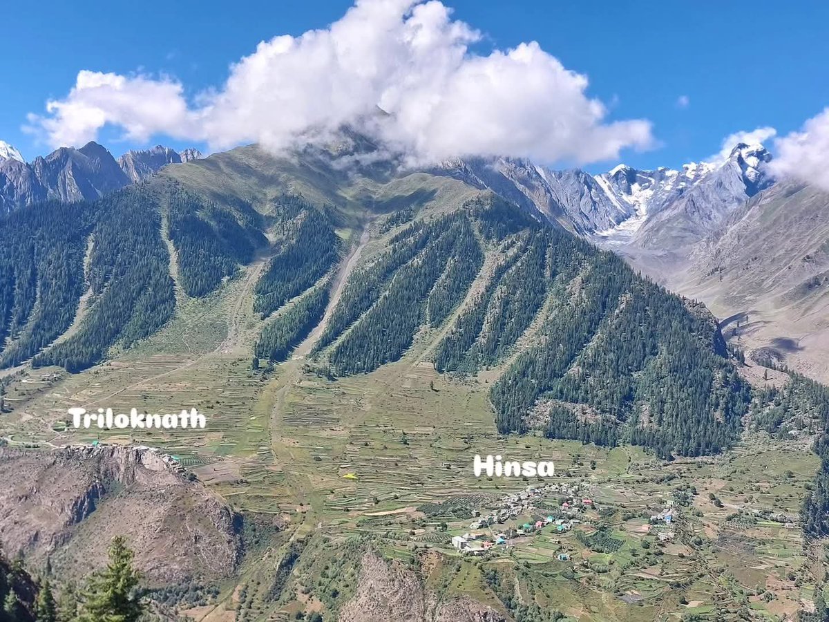 lalitverma____'s tweet photo. Where the clouds touch the peaks and stories live in every valley. 🏕️💙 Exploring the interconnected charm of these 7 incredible Himalayan hamlets.
​#TravelGram #MountainsCalling #HimalayanBeauties #DiscoverIndia #NatureLovers https://t.co/Egi5UrTMdm