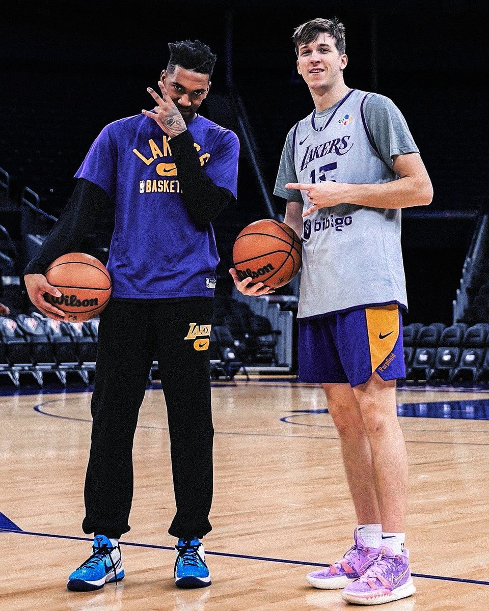 PurpGoldLakers's tweet photo. Rookie AR with Malik Monk. What a time. https://t.co/n5RAMYCwxr