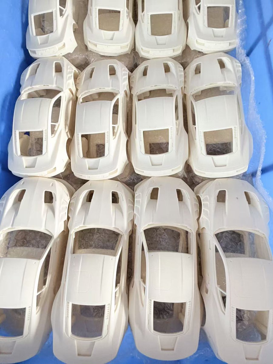 ken30718's tweet photo. The formwork turnover has progressed to the middle stage #ford #mustanggt3 #modelcar #pzymodel https://t.co/v4Og8nKawy