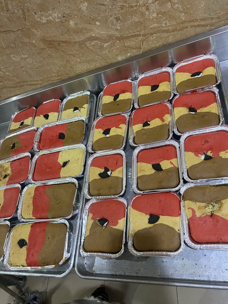 bubupizza001's tweet photo. Cup cake 🧁 https://t.co/F4eBidZBgN