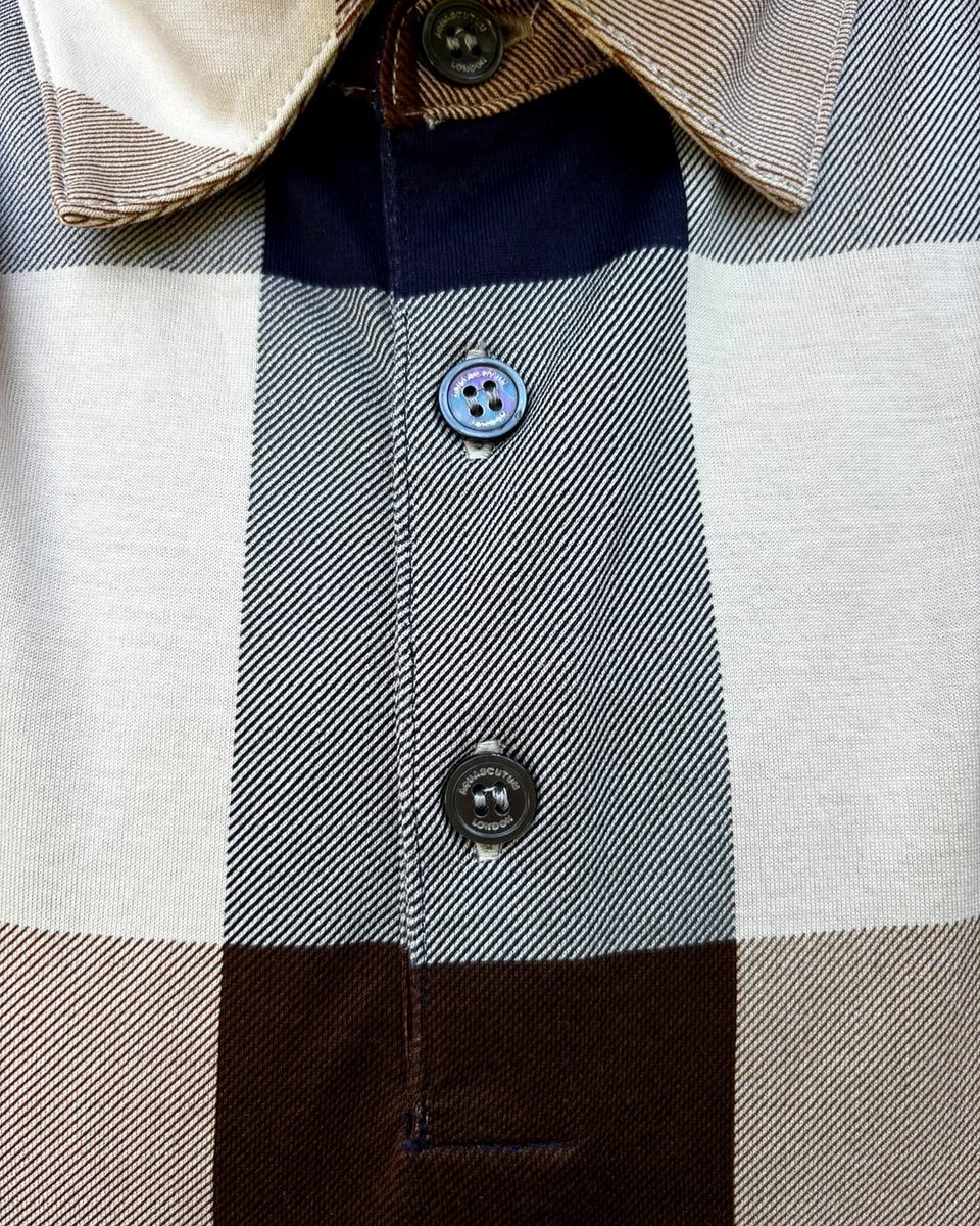 MonthlyRigOut's tweet photo. The Championship is back. 

Which means awaydays, pub gardens &amp;, inevitably, wondering what to wear.

Welcome to The Monthly Rig Out.

Classic casualwear, with a twist. 

This month: adidas SPZL, vintage Aquascutum, Uniqlo and Off-White Vans.

One outfit. One post. Every month. https://t.co/bbC2ld1k1C