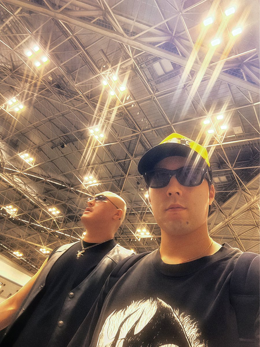 mafia_kajita's tweet photo. 世界くんとコミケに行ってきた
完全なプライベートで参戦するのは十数年ぶりかもしれない
オタクの熱量を全身に浴びられる空間、やはり大好きだ🥰 https://t.co/rbecBP8MhN