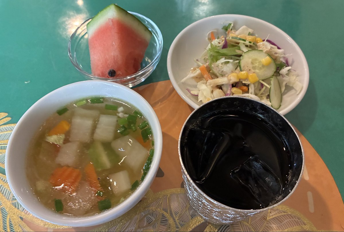 akaimassage's tweet photo. 8/15(土)
今日は赤井施術でおススメメニューを☝️

130分以上のコースにお付けしている
💆🏻‍♂️ヘッドスパ💆🏼

お客様にもヘッドスパが一番良かったと言われてしまうほど、、、
カッサで頭皮をほぐし、夏は炭酸スパでながし、ハンドでほぐしていく👐🏼

気持ちいいですよー
是非130分でお試しください😊 https://t.co/7RB0kYvYcS