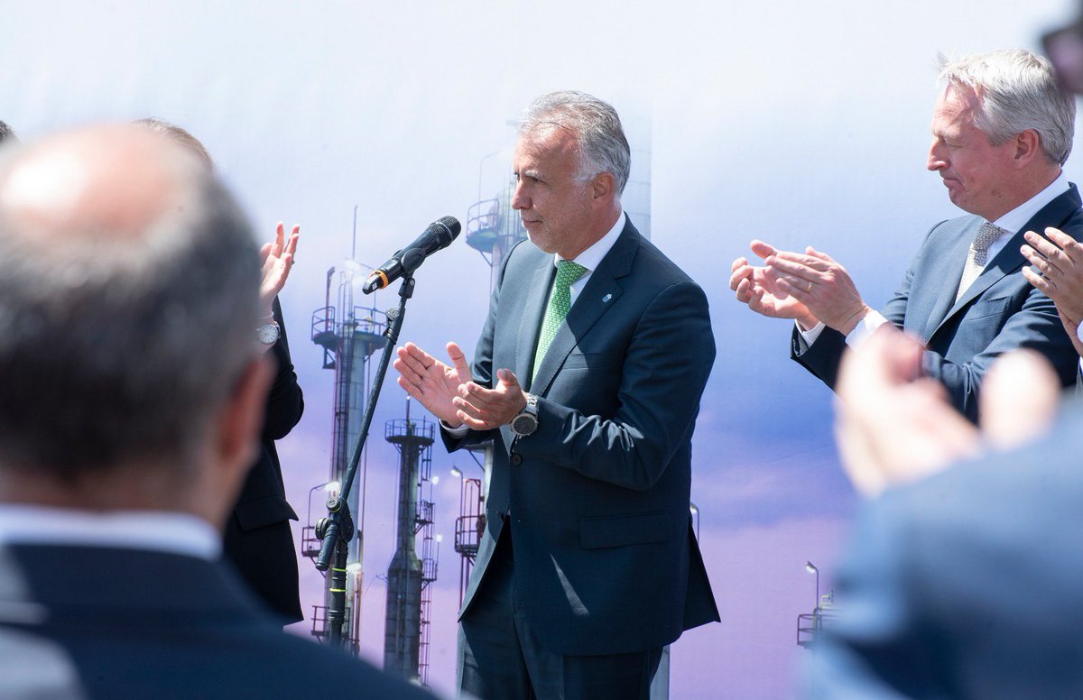 avtorresp's tweet photo. ✍️En enero de 2022, desde el Gobierno que tuve el honor de presidir se concedió la autorización definitiva para el desmantelamiento de la refinería de Santa Cruz de Tenerife. 

🏗️En mayo de ese año comenzaron los trabajos. 

👉Se iniciaba así el camino para ganar 500.000 metros cuadrados para una Santa Cruz más:

🌳Amable
♻️Sostenible
🏡 Social