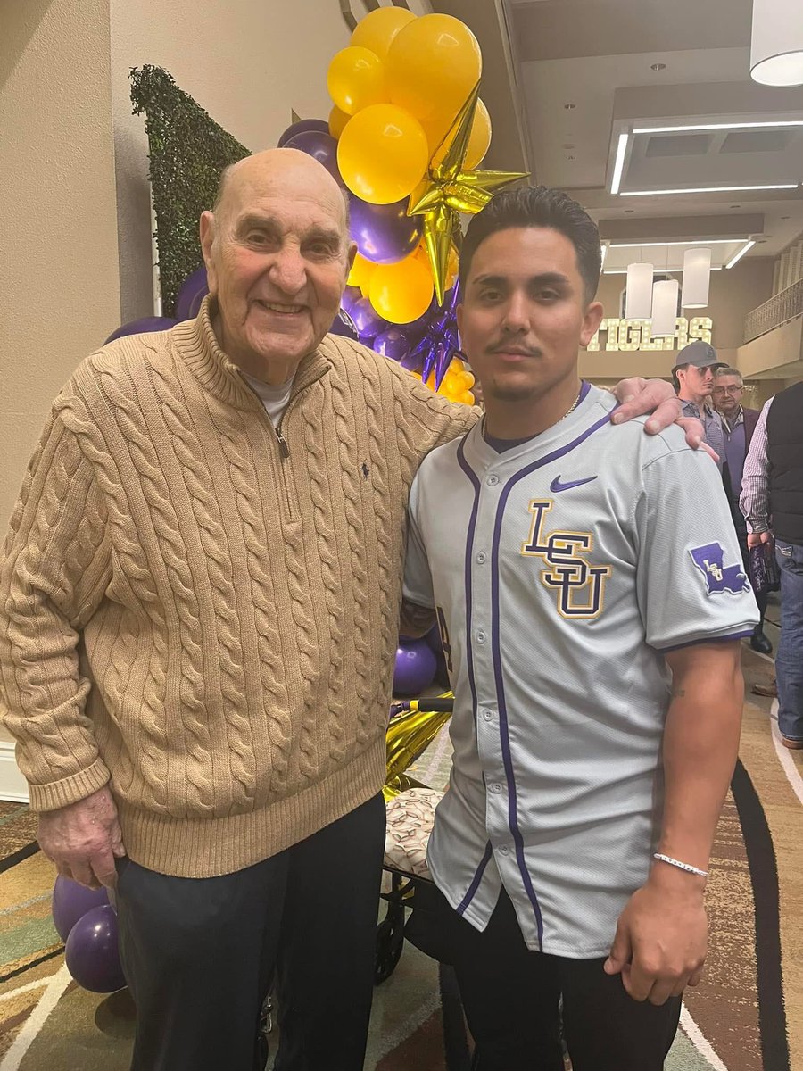 mysalinas99's tweet photo. Feels so unreal, but what a legacy Skip Bertman leaves behind. To see our feeds filled with amazing stories and pictures tells you everything you need to know about this Legend 💜 Blessed that our Tiger got to spend as much time with him and listen and learn from the very best! https://t.co/9bZKNw8b3w