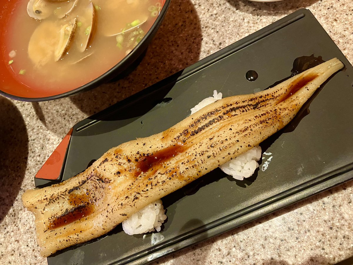 IkuoOkada's tweet photo. 今日のお昼もみんなでお寿司(=^x^=)
源洋丸谷川瀬店！！
お寿司でお腹いっぱいって幸せ〜♪ https://t.co/I2x7qAWtzm