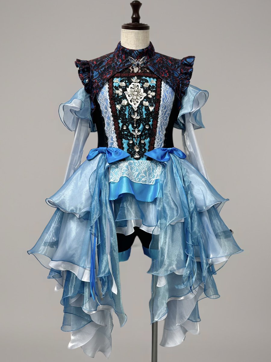 buzzmode_'s tweet photo. ツアー本編の衣装を制作させていただきました！
いただいたコンセプトも素敵で、ファントムシータさんらしい、毒っ気と可愛さのあるアイドル衣装になりました
ありがとうございます！

@PhantomSiita 

もな様 @ps_mona0917 
美雨様 @ps_miu1117 
凛花様@ps_rinka0509 
百花様 @ps_moka1020 

#ファントムシータ
#phantomsita