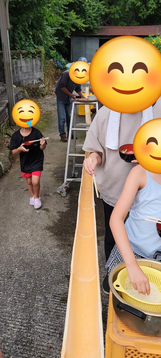 Naba2691's tweet photo. 竹で作ったそうめん流し、子供ちゃん達と作ったど～
全長10mの大作❗
おおいに盛り上がりました😊

🌟懸賞好きな人と繋がりたい 
🌟懸賞垢さんと繋がりたい
🌟無言フォロ大歓迎
気付き次第フォロバさせて頂きます https://t.co/0Zh7vynqmO