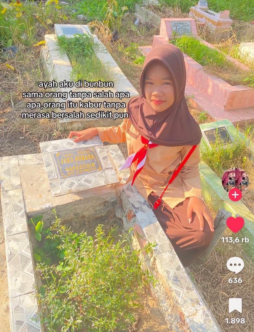 bbarbieie's tweet photo. TWITTER DO UR MAGIC ‼️
TOLONG BANTU UP KASUS INI GUYS ‼️‼️

YAALLAH JAHAT BGTTTTT, jadi ayah adek ini dibunuh sama 3 orang (erik, romli, rani) tapi yang di proses cuman si romli. 2 tersangka lainnya KABUR dan kasus ini udah dari tahun kemarin 😭😭

siapapun yg kenal atau pernah melihat orang yg ada di slide ke dua tolong hubungi nomor yg bersangkutan ya.