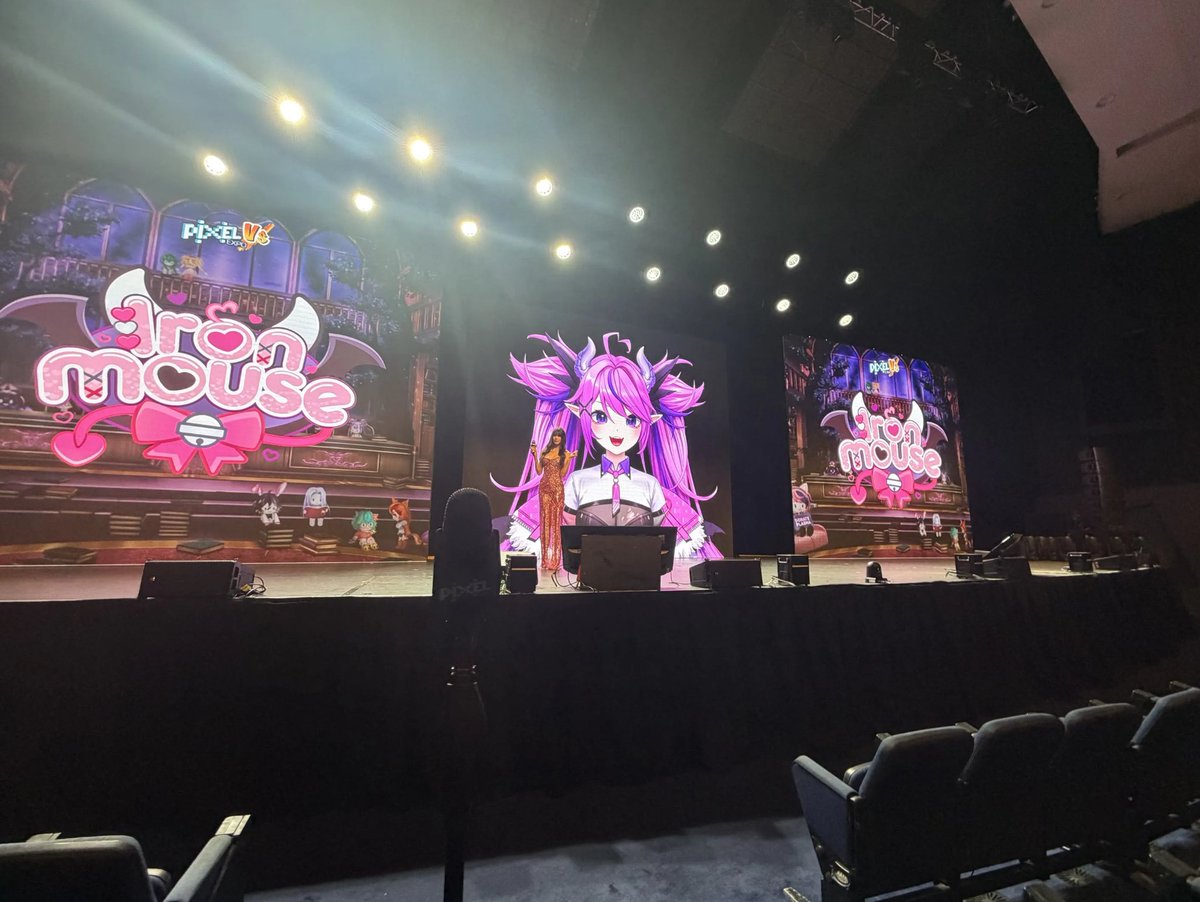 ironmouse's tweet photo. H E L L O https://t.co/11gzGnlE9i