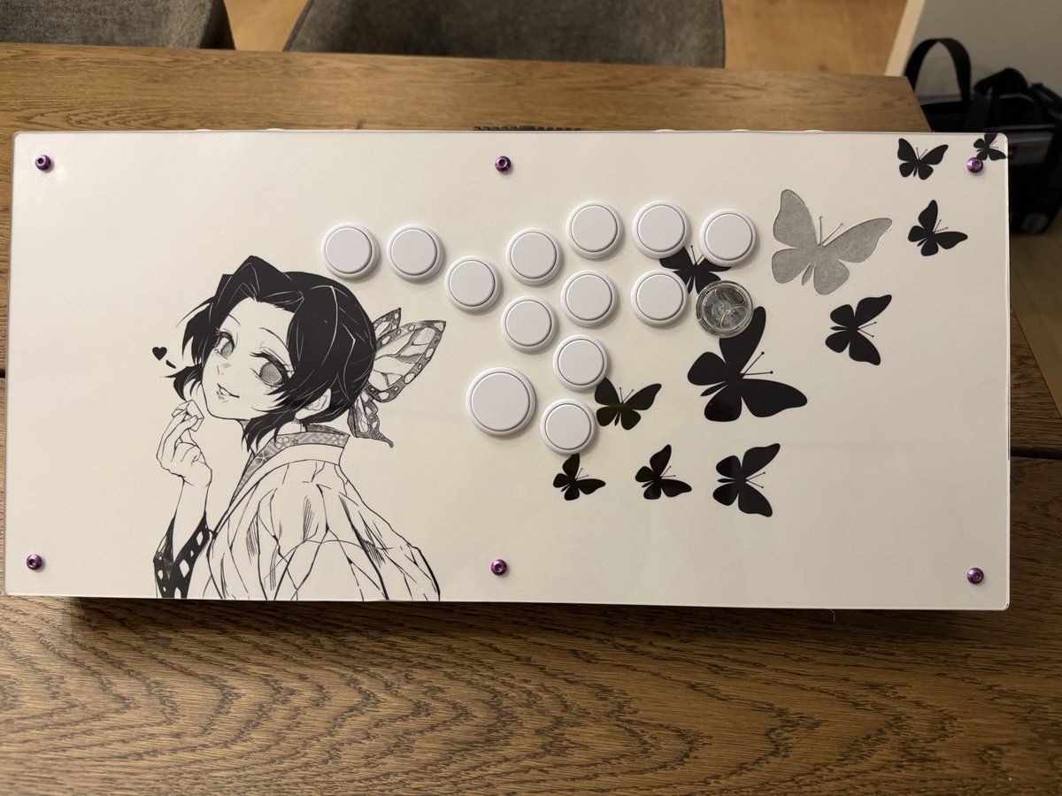 hooli9ante's tweet photo. 【The Insect Hashira 🦋】

Mooooshi mosh.
Minimal Shinobu build with a splash of color. It’s always going to be an @AllFightSticks enclosure :p https://t.co/SMBpPYyqvh