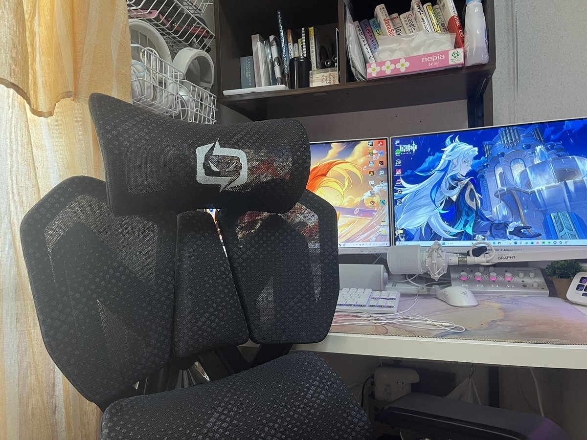 4onKurose's tweet photo. 先日当選しました
ゲーミングチェアが届いたので
早速組み立てて使用しました💺✨

全体の生地がメッシュなのでムレにくいのと
脚がアルミ製（かな？）なので
前のゲーミングチェアみたいに
折れる心配なし🥺✨

永く大切に使います☺️💜
本当にありがとうございました🙇🏻‍♀️✨

@ApexTimes @SIHOOJapan https://t.co/UF2825Uf97
