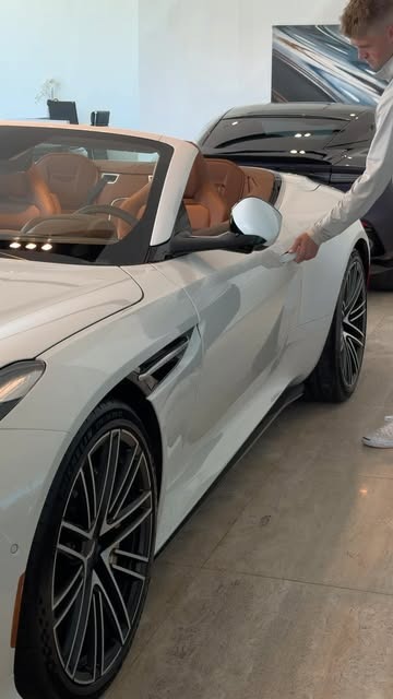 EleanorRogmovm's tweet photo. Dream garage turns heads on empty roads https://t.co/DiMTEERFYt