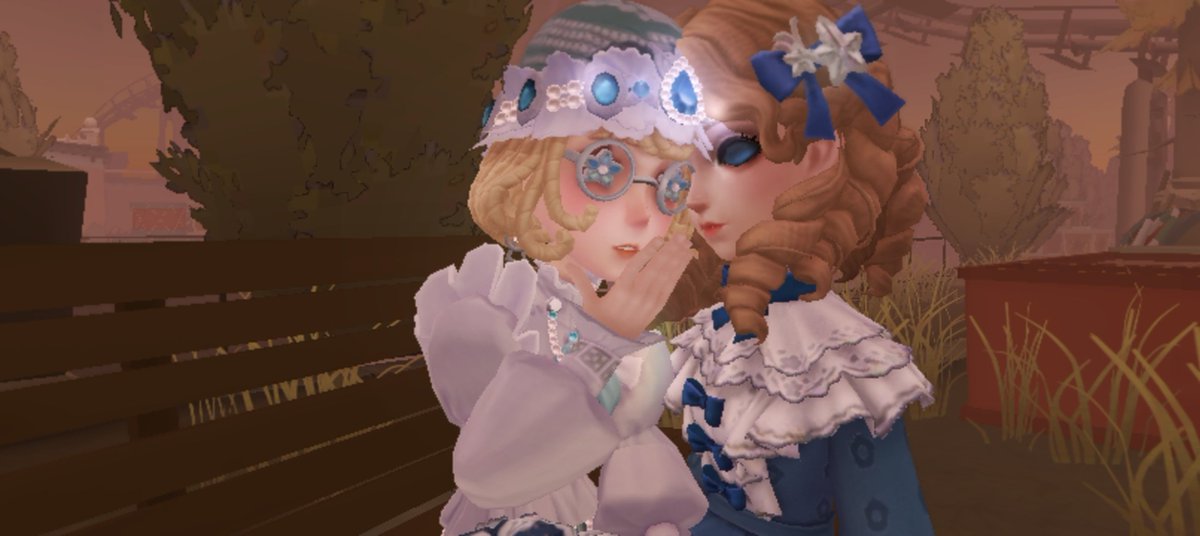 rottencakyy's tweet photo. Helegala slop👯👯👩‍❤️‍💋‍👩
#helegala #identityv https://t.co/OxaNwuH3nE