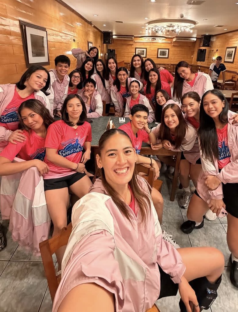 AlyssaVldz29's tweet photo. 22/25🌸

MIA:MG, Pons and Dij(good luck sa games) 

📸alyssa valdez https://t.co/uUnbUak9GR