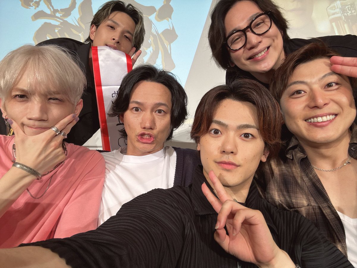 Ryoki_N0826's tweet photo. 【配信のお知らせ】
長江崚行Presents 『即興酒場 〜大賑わい〜』
お待たせしました、配信が始まりました!

パワーアップして帰ってきた第2弾。是非お楽しみくださいませっ。
詳細はこちらからです!

#即興酒場
https://t.co/PaiVpg4I0R https://t.co/levnRxu13S
