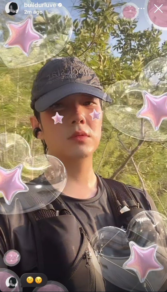 bluuniverse0406's tweet photo. บิวในสตอรี่กับในโพสค่อนข้างต่างกันนิดหน่อย 🫠

꒰ @JakeB4rever #BuildJakapan ꒱ 
#Beyourluve https://t.co/c0BtyCuxoc