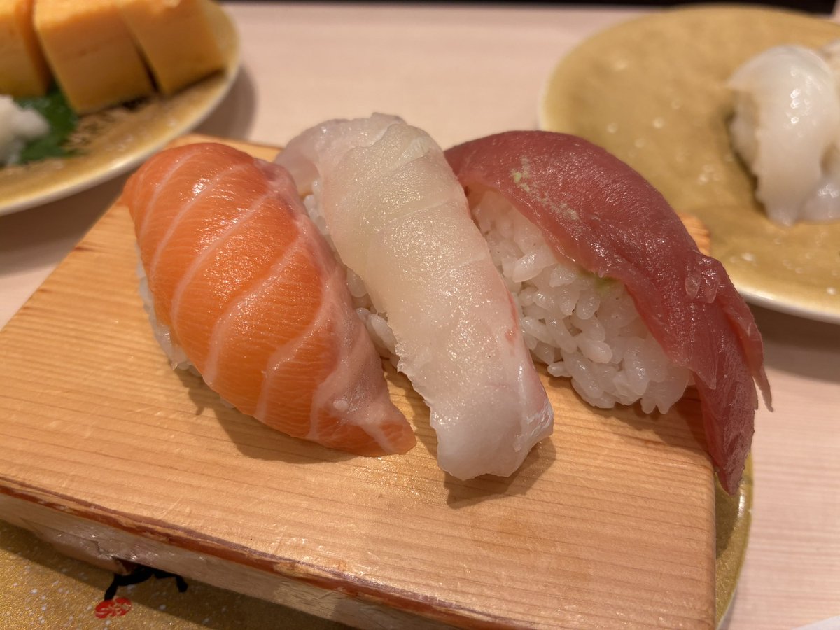 blik_dream's tweet photo. 観劇前にお寿司🍣
うまい。 https://t.co/5wlZEygqcq