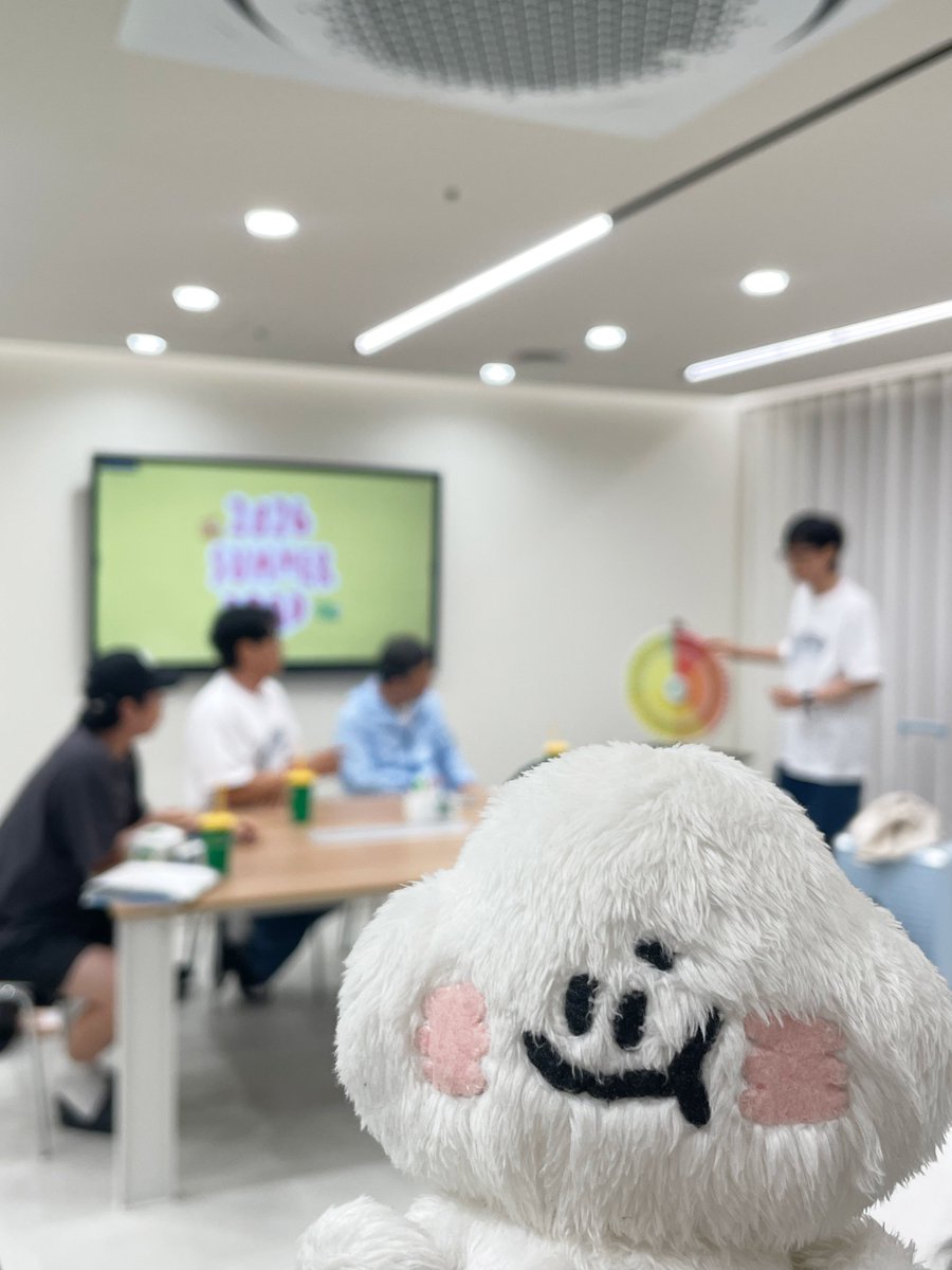 YJS_jaesukfan's tweet photo. 저도 자주 들어가진 않지만 계원님이라면 추천드려요
베리즈엔 인스타에 올리지 않는 핑닭이나 구름장수 같은 인형들 사진이 많이 올라오고
제작진(핑닭이)이 소통도 열심히 해용
그리고 다들 좋은 말만 써줘서 인류애 충전하기 좋음... https://t.co/2PBieMFt5k