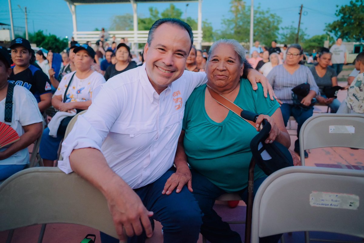 tonoastiazaran's tweet photo. ¡Qué gusto encontrarme con vecinas y vecinos de Cajeme! 🙌

En la colonia Luis Echeverría escuchamos sus propuestas y hablamos de cómo la participación ciudadana puede convertir las necesidades de cada comunidad en soluciones reales.

Cuando la gente se organiza, el cambio comienza. ¡Felicitaciones a Sonora con Todo por este gran evento! 🤝