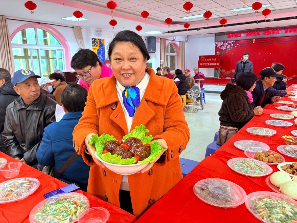 hisyamudddin's tweet photo. Our neighborhood potluck was so fun yesterday—loved laughing and sharing food with everyone!  Big thanks to all who brought dishes and stayed to chat. https://t.co/KEsIkeHPG1