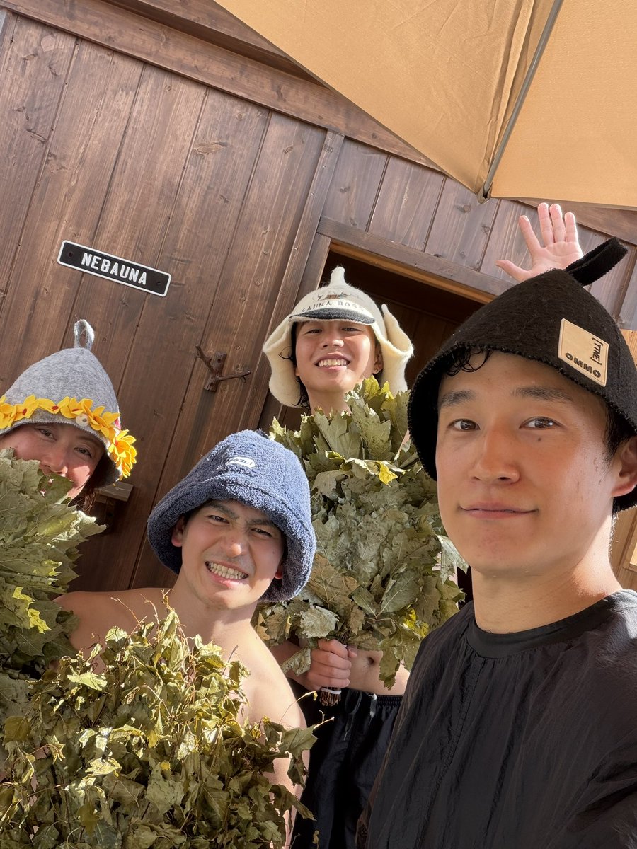 Nebanya0214's tweet photo. 8月2回目のProgress初級コース
サウナ好きではおさまらず、ハーバルやウィスキングの奥深さに触れ、もっと仕事やライフスタイルに取り入れていきたいという熱量の高い方々

初級コースは体験して、この世界に触れる入り口です🌿

次回は9月25日(金)10-16時半
まだ若干名の枠あります！

#ウィスキング https://t.co/svZxaMqu53
