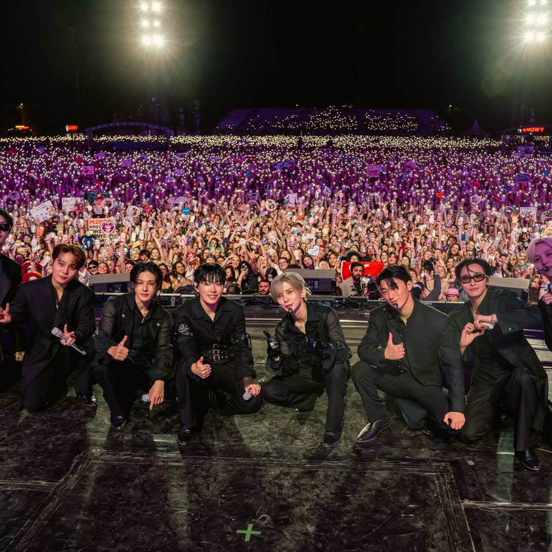 1chigo_pink's tweet photo. Erkan Photographer Istanbul Festival #ATEEZ https://t.co/OjhlBPVbt8