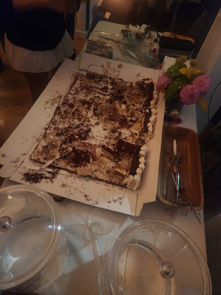 _technodev's tweet photo. tiramisu club😋 https://t.co/9wRviwXo0Q