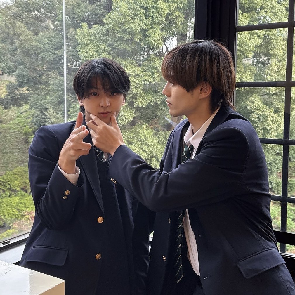 mochiwtho's tweet photo. 右に行くにつれ洸大くんのほっぺを触る強さが容赦なくなっていく秀吉さん好(ﾊｵ) https://t.co/l0Fn3jfZqm