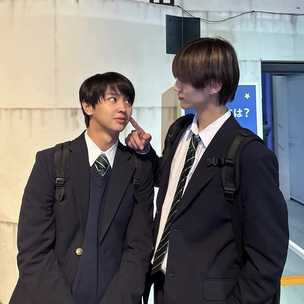 mochiwtho's tweet photo. 右に行くにつれ洸大くんのほっぺを触る強さが容赦なくなっていく秀吉さん好(ﾊｵ) https://t.co/l0Fn3jfZqm